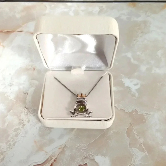 Sterling silver 31mm green peridot cubic zirconia frog - Picture 1 of 4